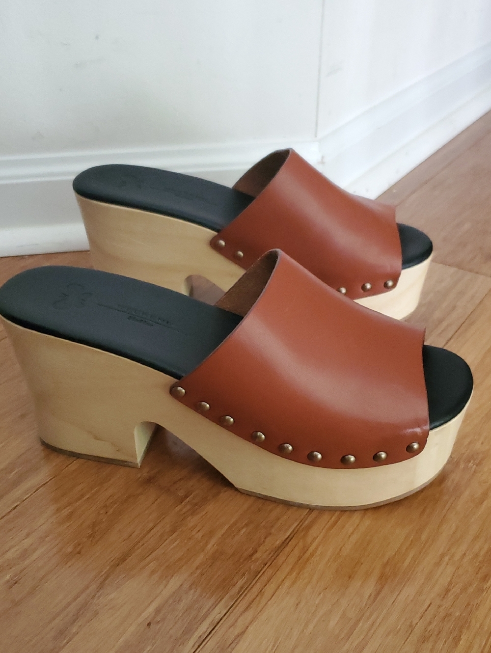 Weekend Max Mara Women’s Tan Leather Platform Clog Sandals Size 37
